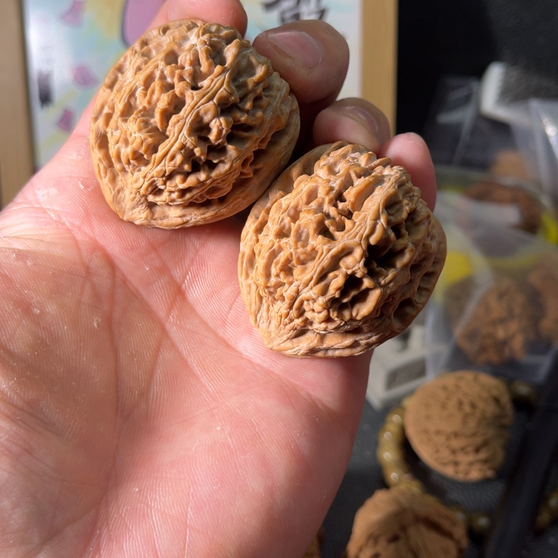 文玩核桃吊坠金****部野生