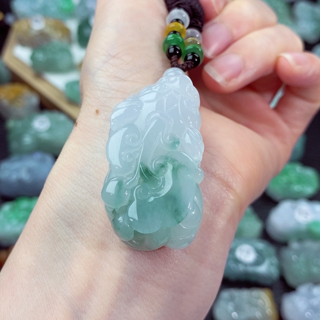 翡翠颈饰未镶嵌天然