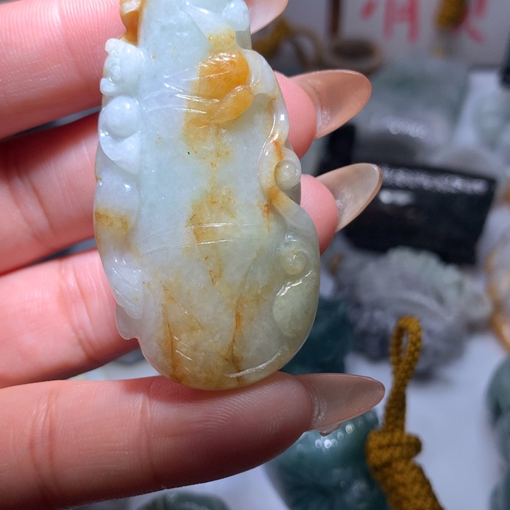 翡翠未镶嵌颈饰保真天然A货翡翠