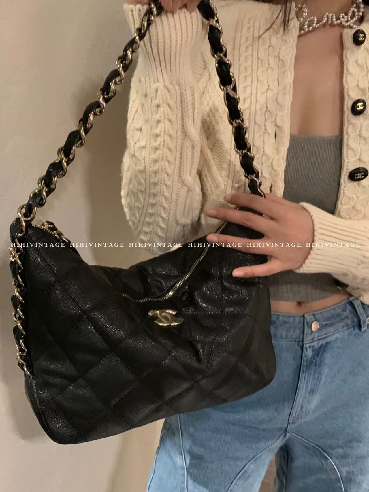 99新 Chanel/香奈儿 24P黑金荔枝纹hobo腋下包/13843832二店