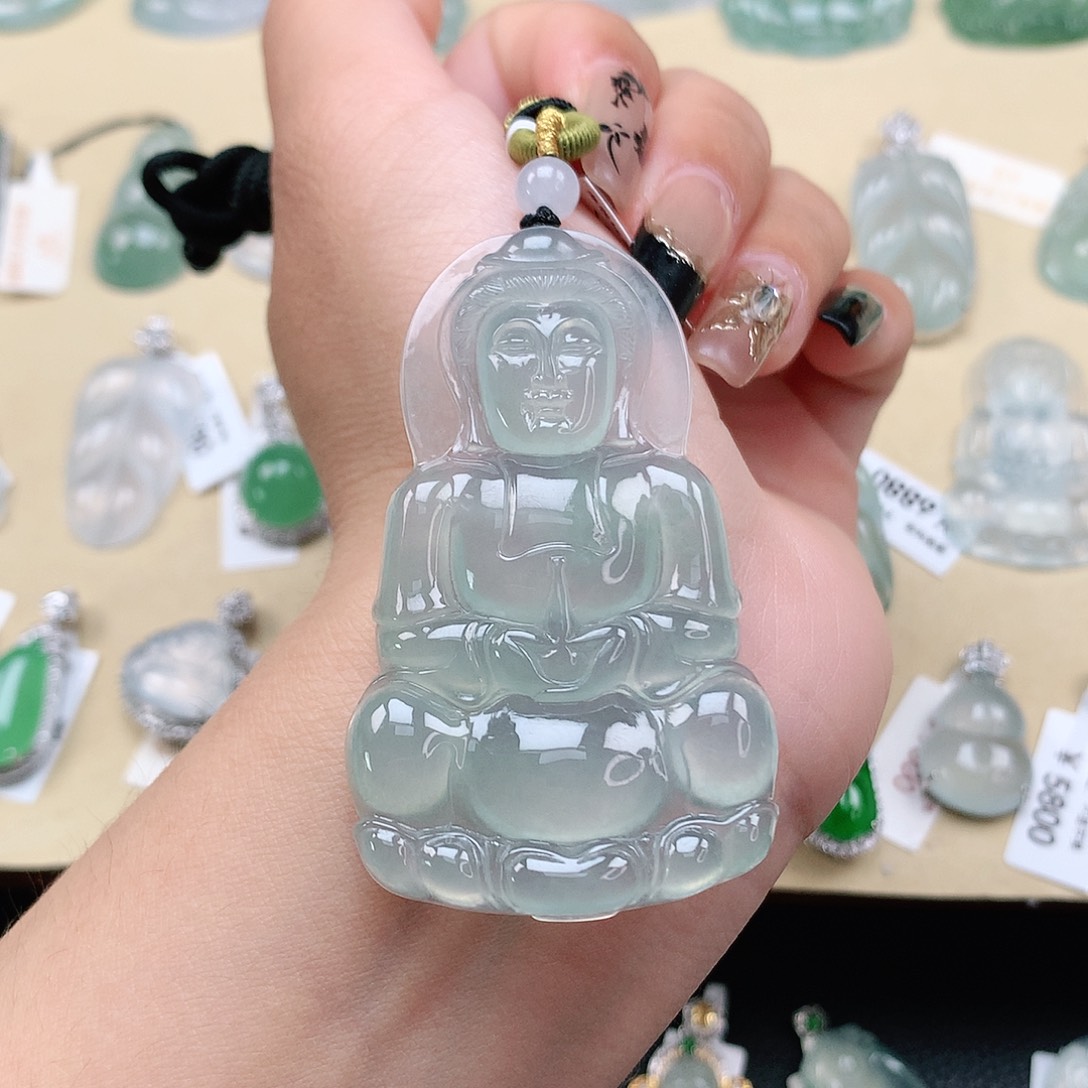 翡翠颈饰未镶嵌观音