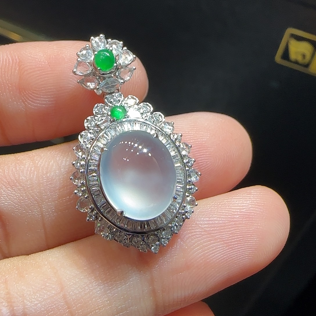 翡翠18K金镶嵌吊坠(不含链)蛋面