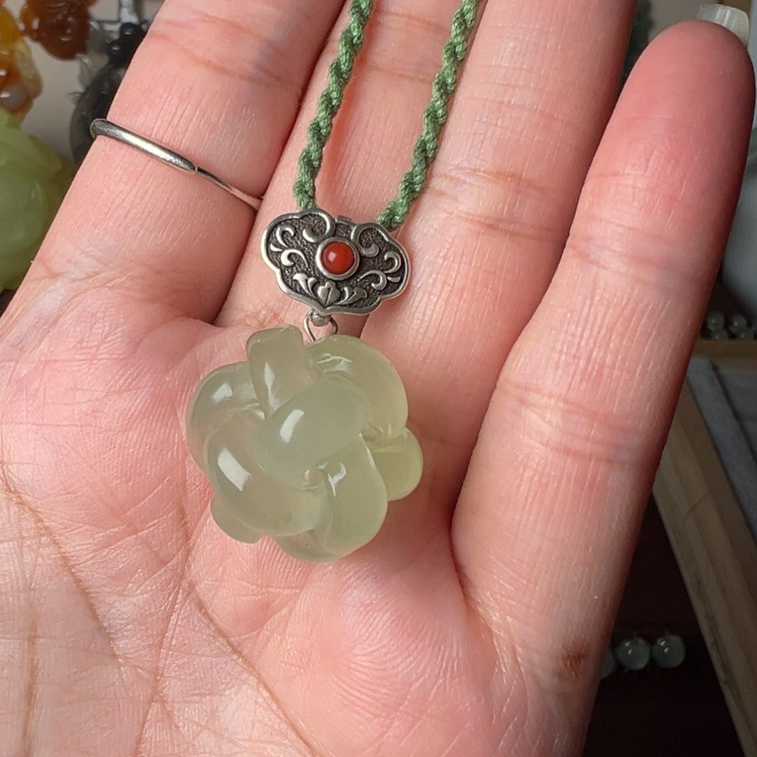 蛇纹石玉吊坠(赠链)未镶嵌