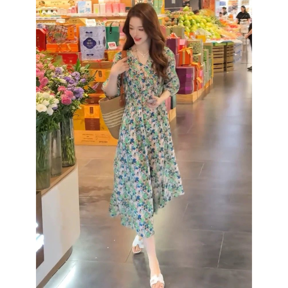 夏季时尚贵气慵懒风法式V领显瘦绿色碎花气质连衣裙裙子温柔风