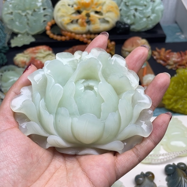 呀***镇蛇纹石玉未镶嵌颈饰