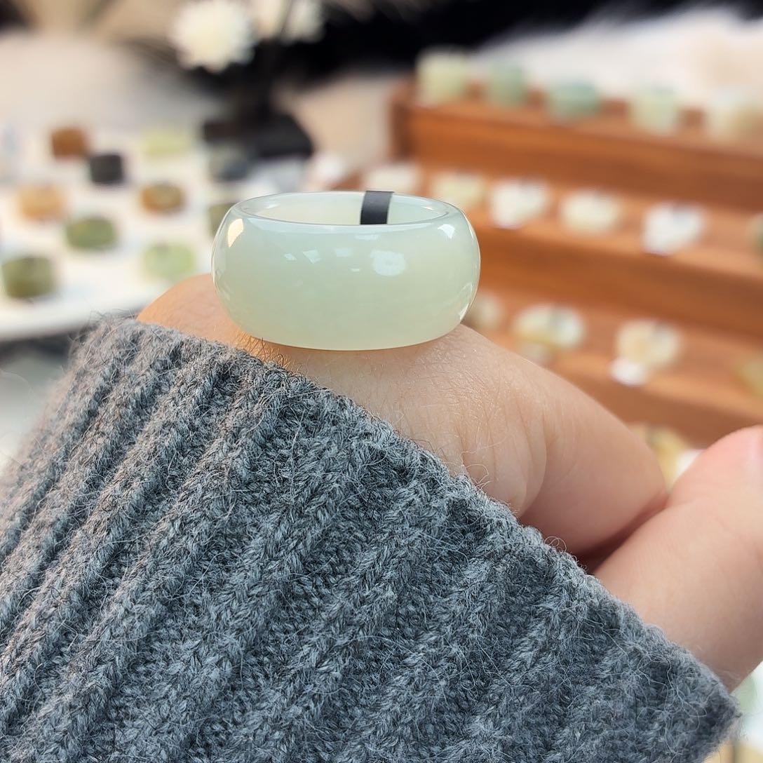 和田玉未镶嵌戒指i15奶蓝轮胎18.0mm