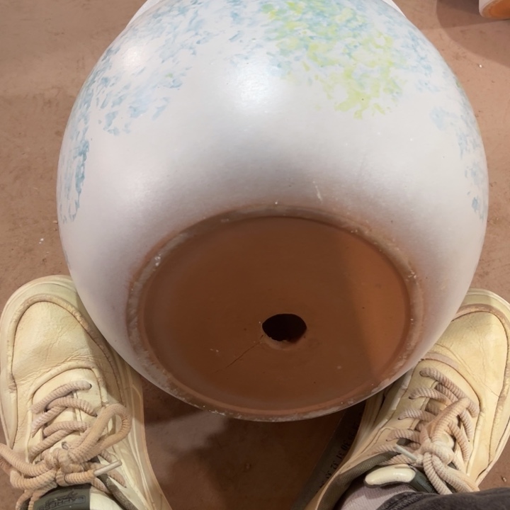 紫砂花盆口径30高度28一只底部瑕疵