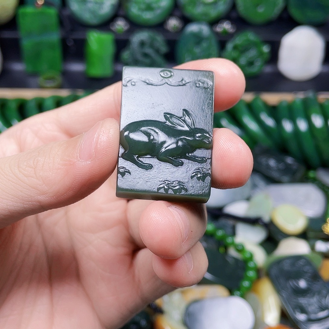 和田玉未镶嵌珠宝半成品