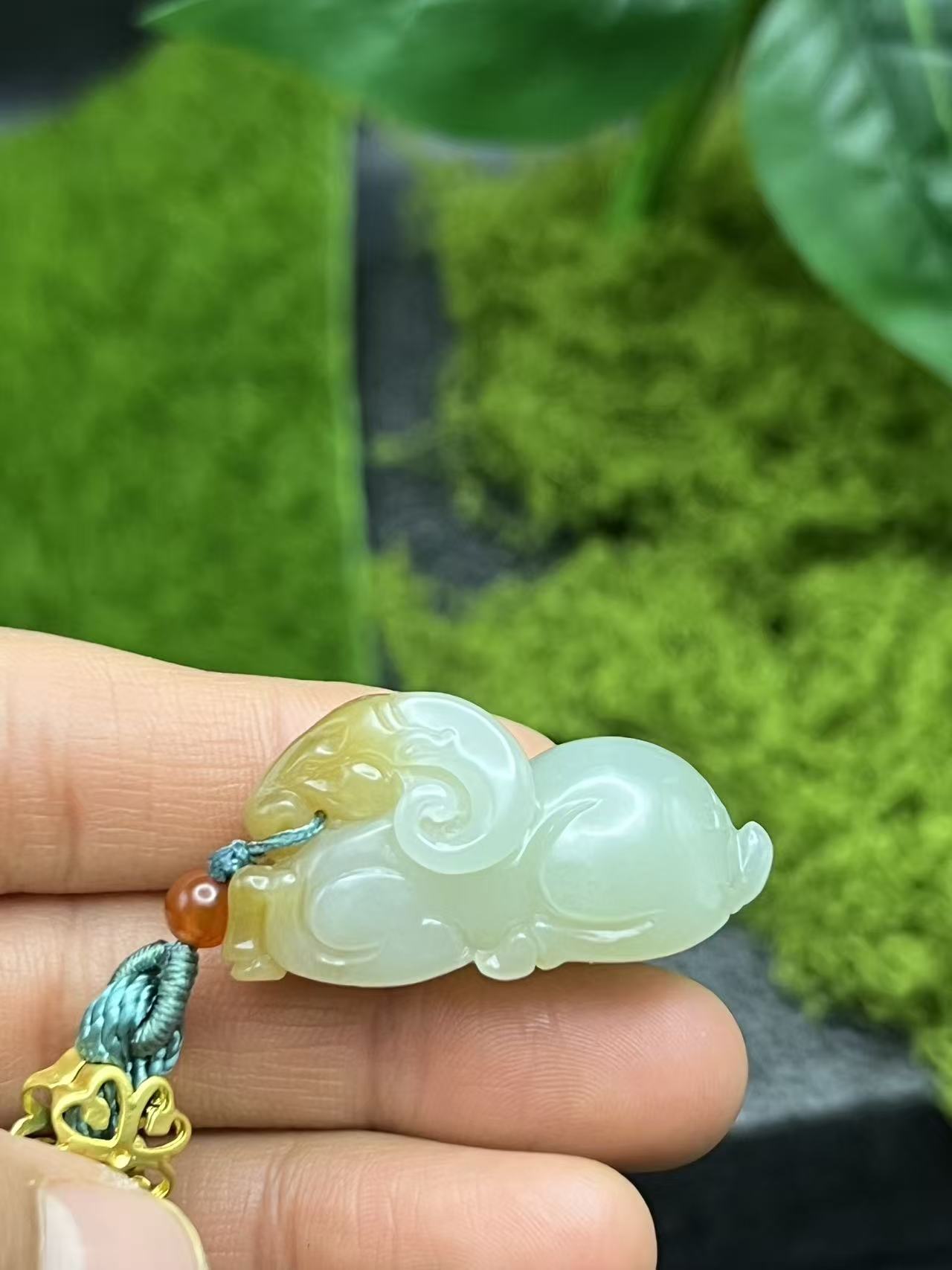 和田玉料糖白小羊造型精美挂件