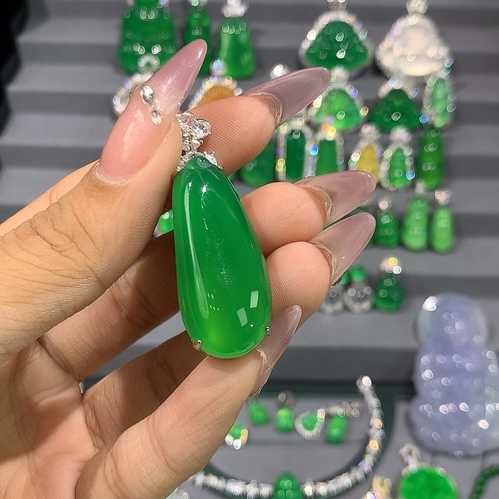 禾***瓮玛瑙/玉髓银S925镶嵌颈饰