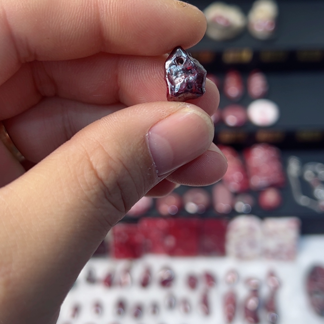 天然辰砂天然朱砂吊坠3