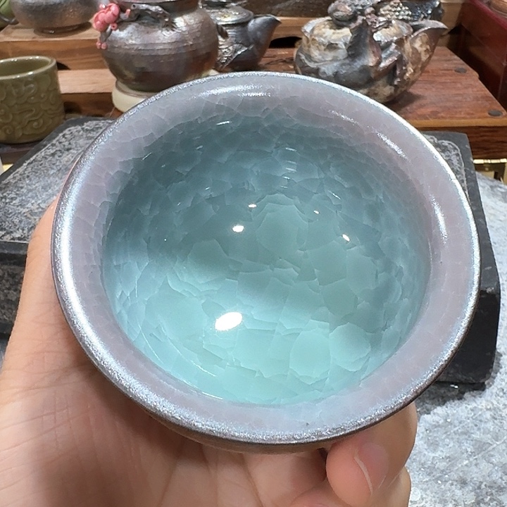 主人杯一个，瓷。。品茗瓷