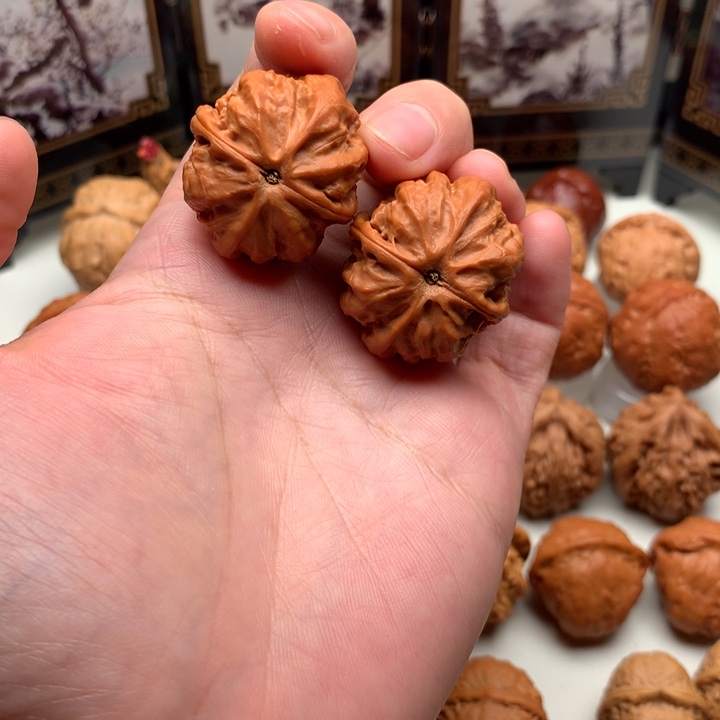 桃核把件圣****主野生小手捻