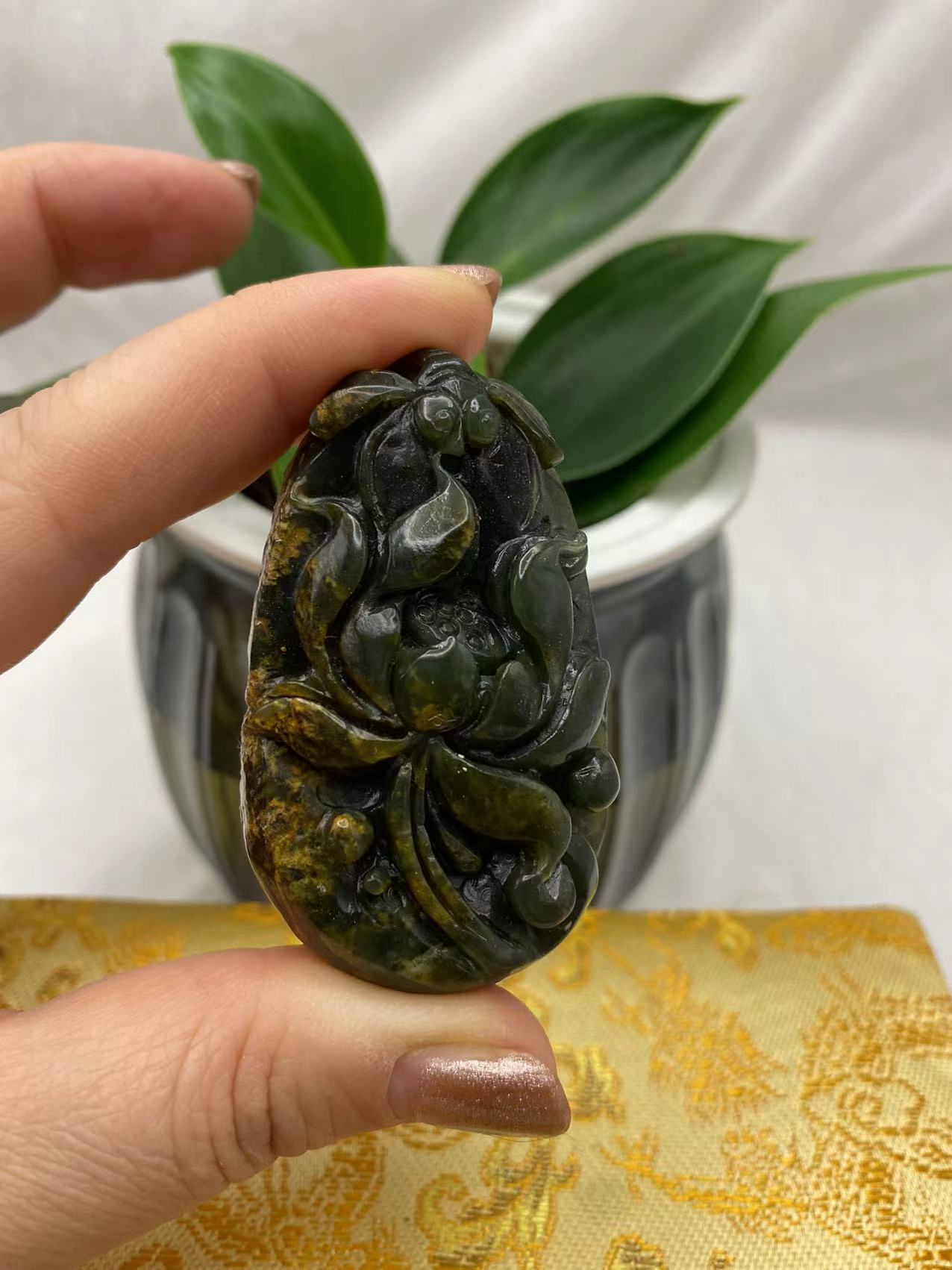 琮缘珠宝玉器纯天然河磨玉挂件吊坠毛衣链荷花