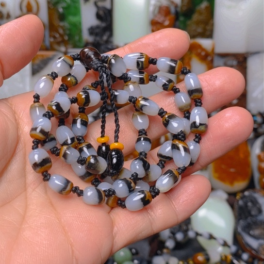 和田玉颈饰未镶嵌每****悟