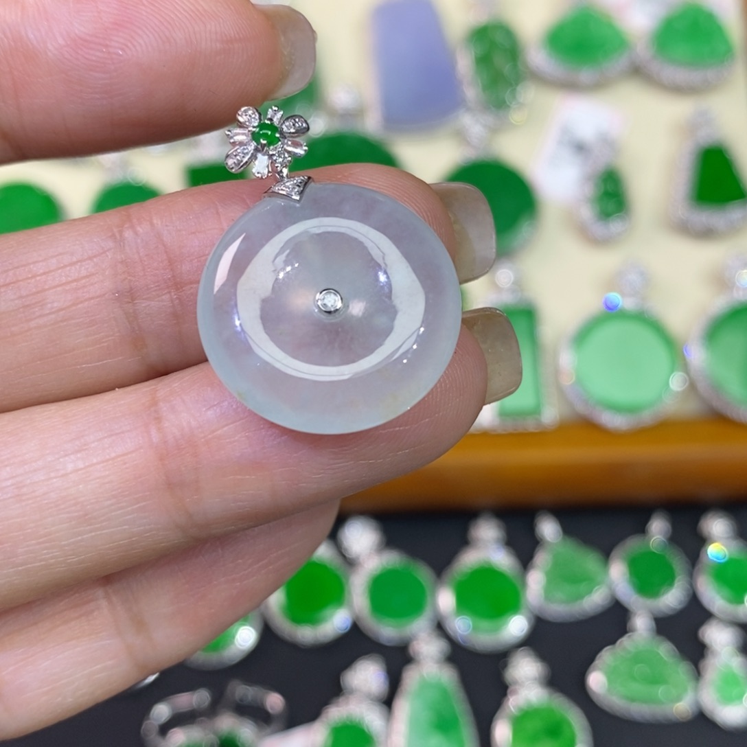 翡翠吊坠(不含链)18K金镶嵌吊坠