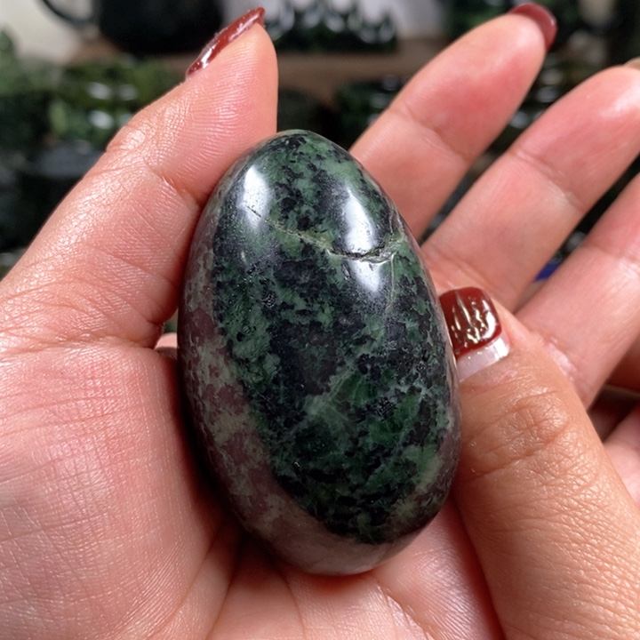 蛇纹石玉手把件未镶嵌藏玉药王石手把件，微瑕