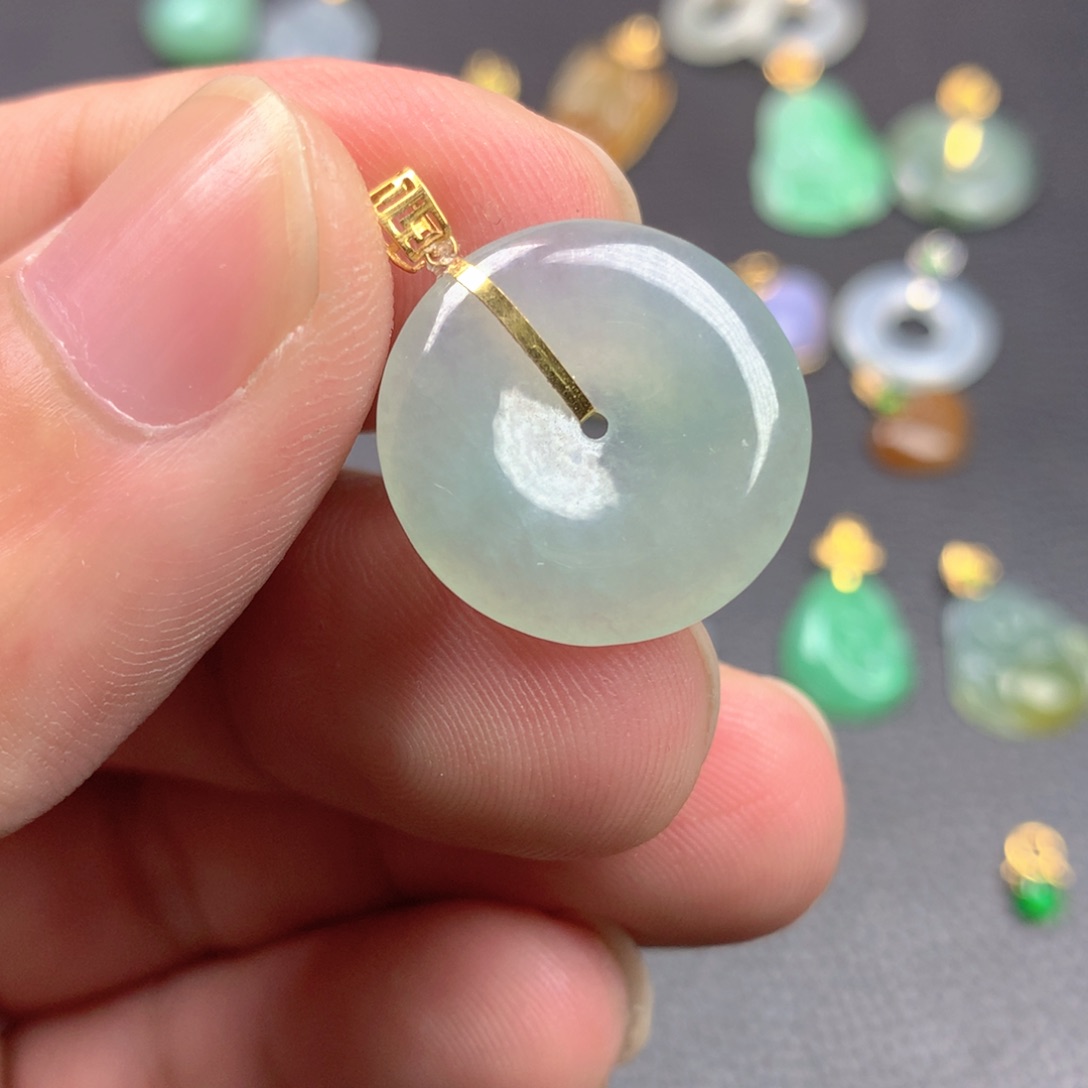 【闪购商品】颈饰18K金镶嵌翡翠翡翠