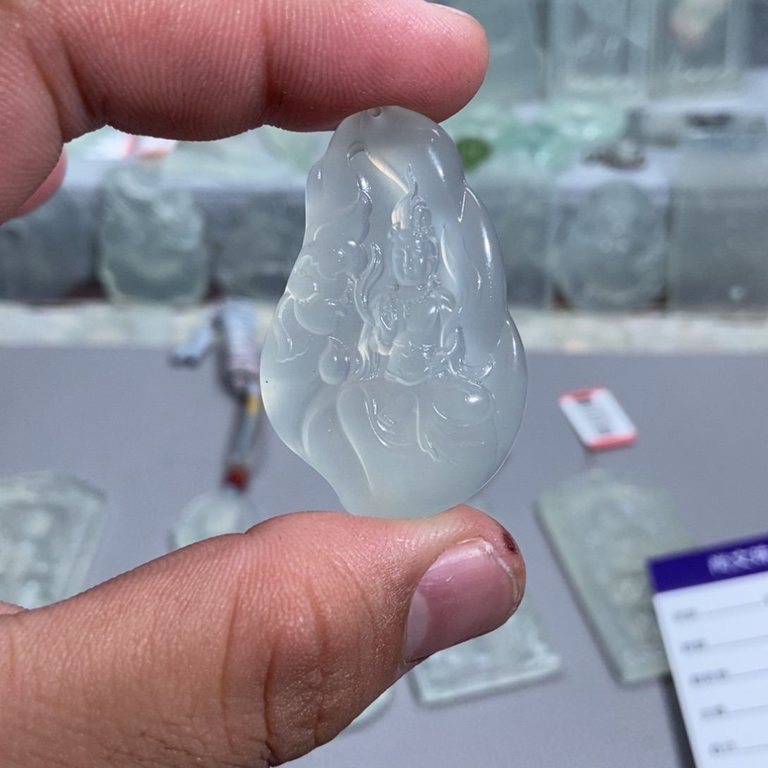 无****蛇纹石玉未镶嵌颈饰