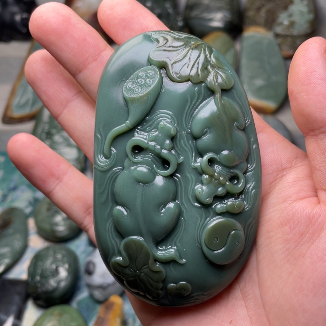 和田玉未镶嵌挂件扭转乾坤