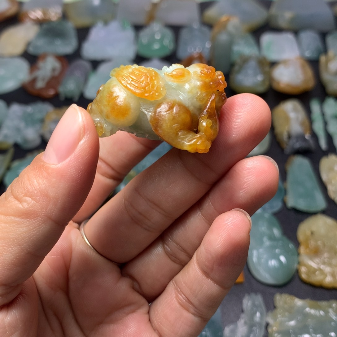 定制翡翠未镶嵌貔貅