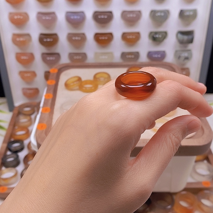 Z***桃玛瑙/玉髓未镶嵌戒指港12