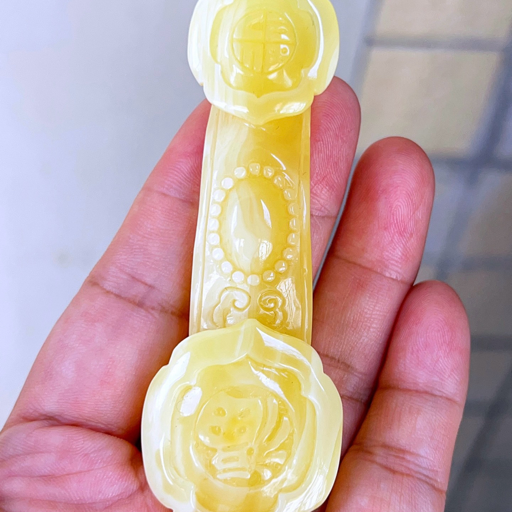 俄料白花蜡如意手把件