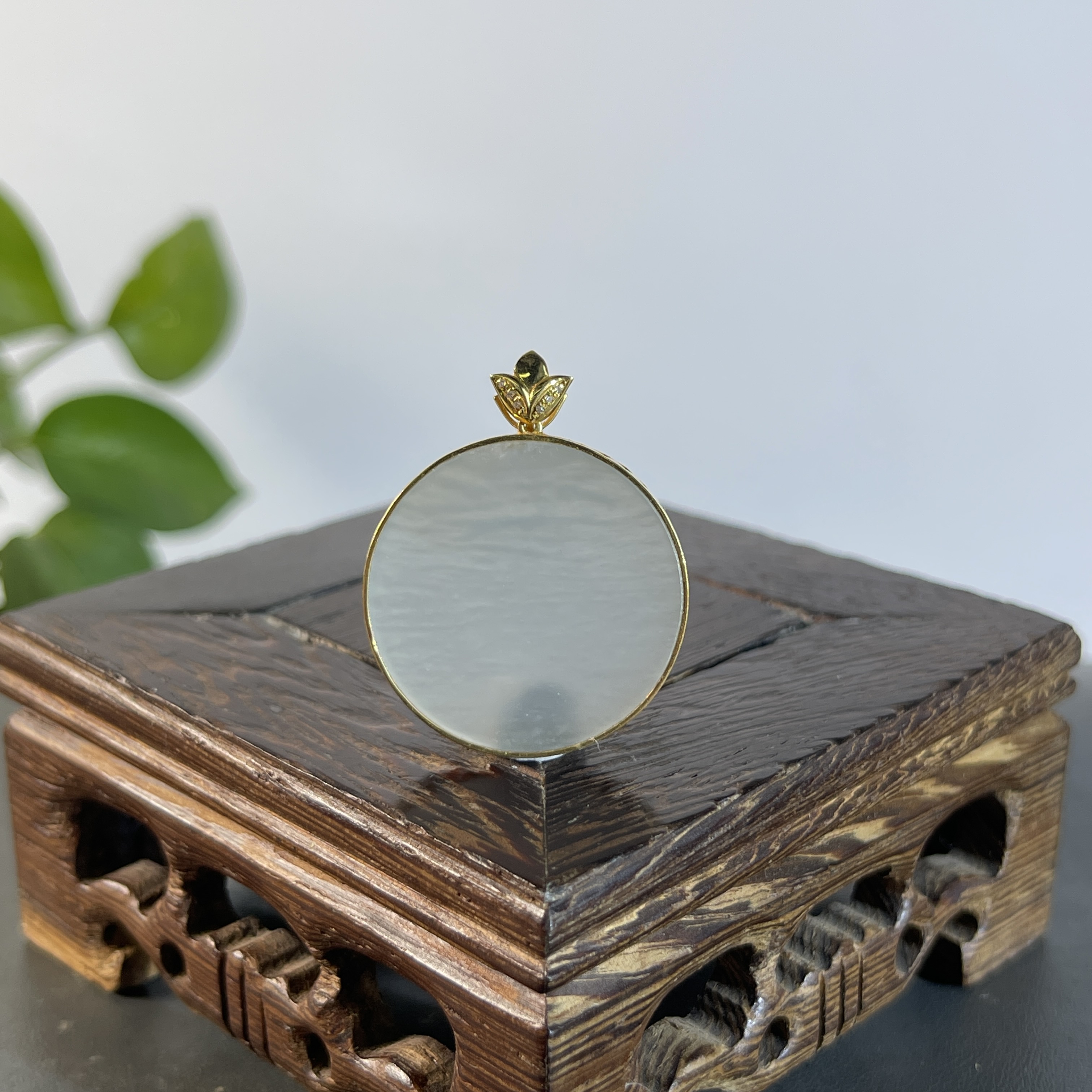 JGB19-115  天然缅甸A货翡翠  18K镶嵌无事牌