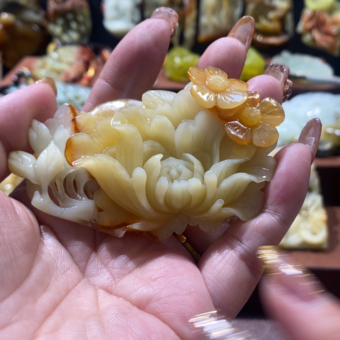 蛇纹石玉颈饰未镶嵌