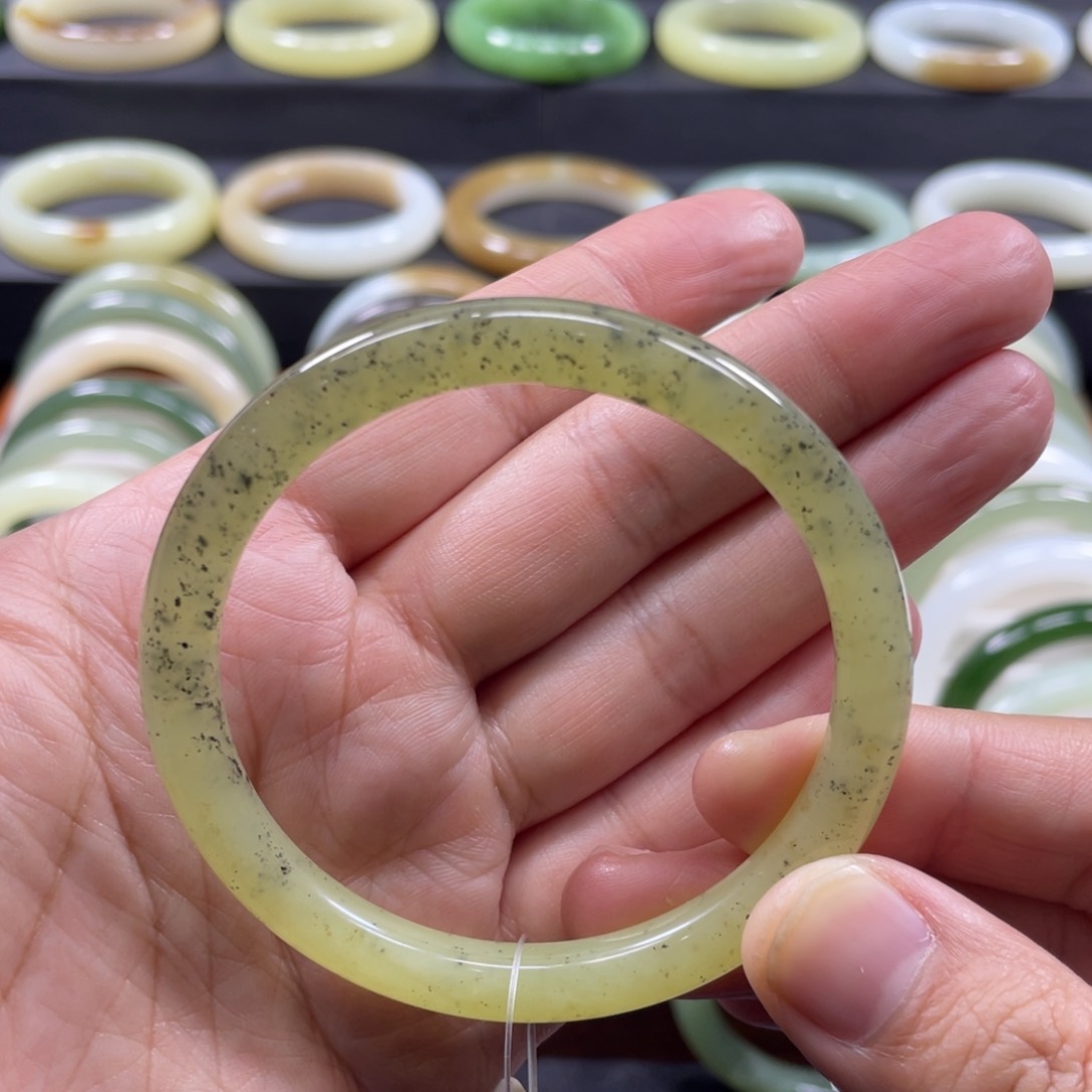 和田玉手镯未镶嵌57