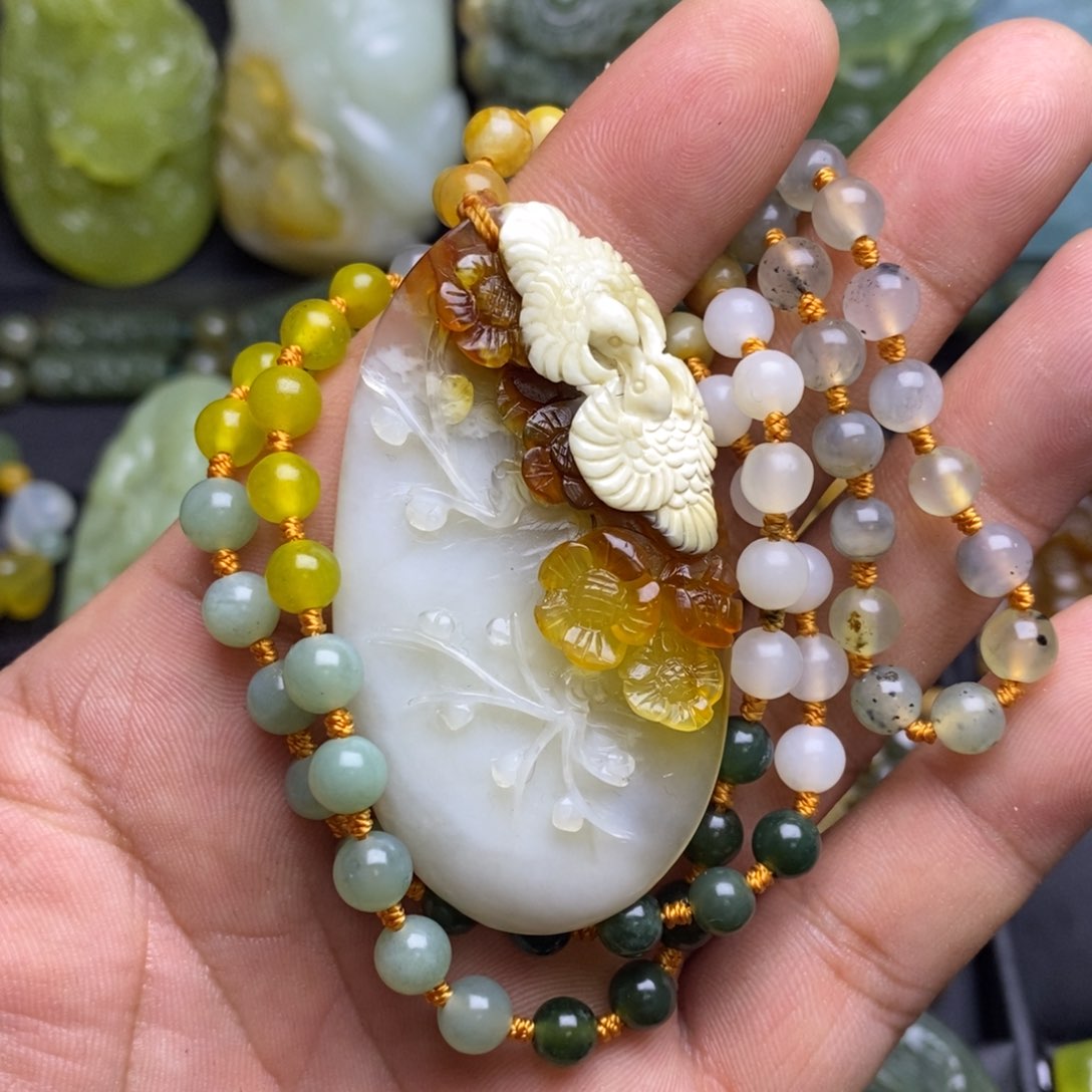 蛇纹石玉吊坠(赠链)未镶嵌