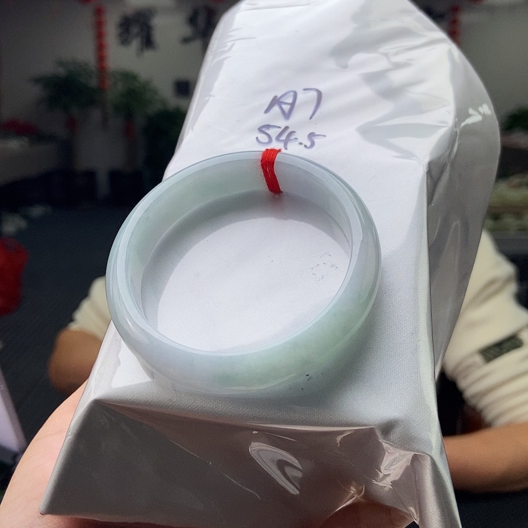 翡翠手镯未镶嵌颜色多样性发拍一发一