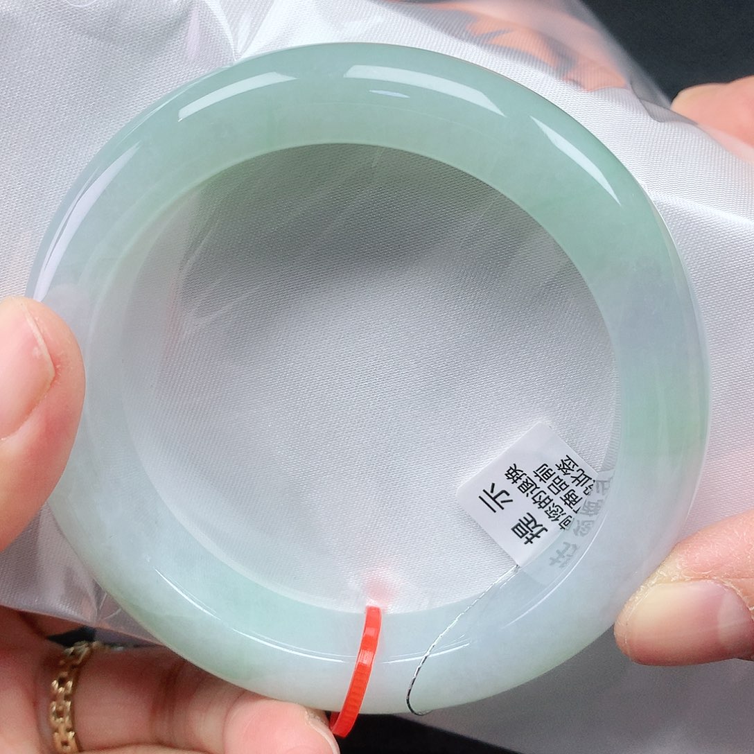 翡翠手镯未镶嵌59+圈