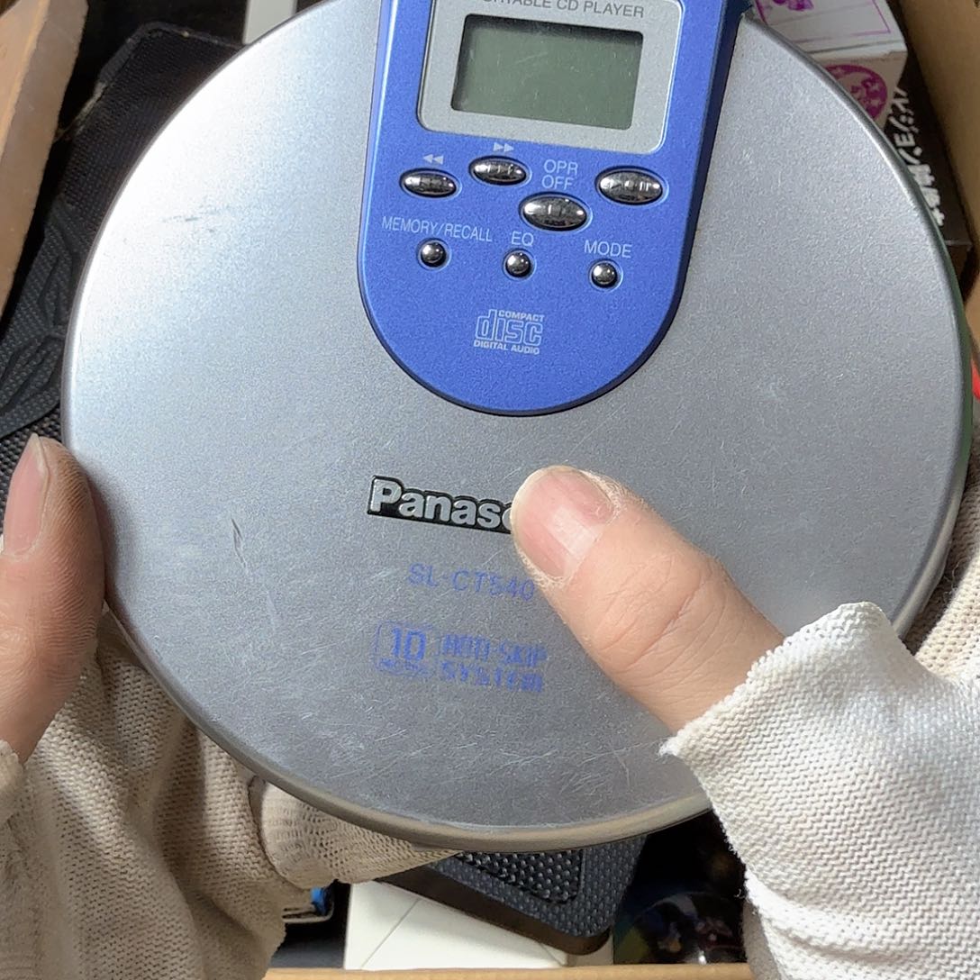 霸***哥中古商品，瑕疵品，不保好坏。370