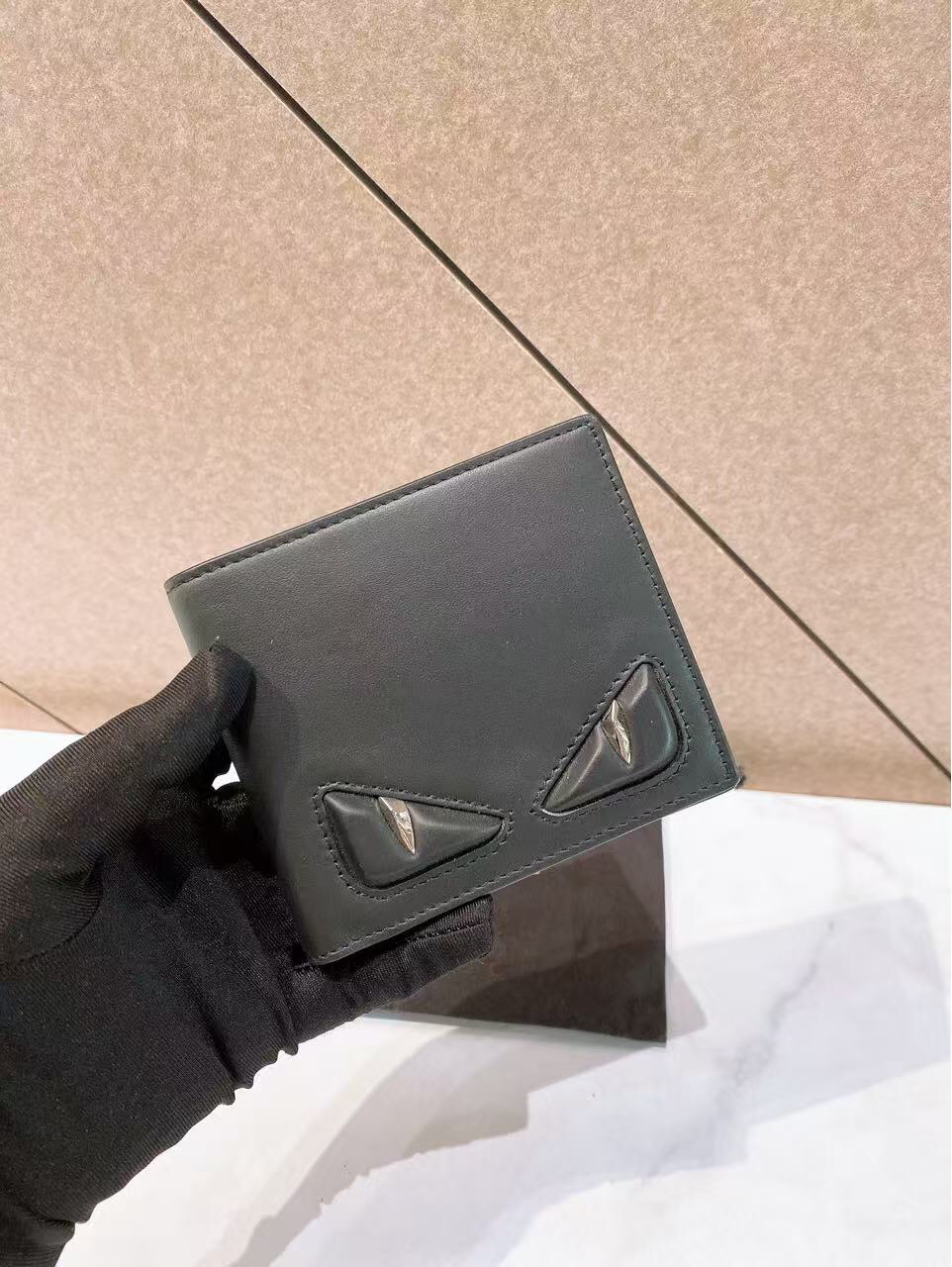 全新未使用 FENDI/芬迪 Fendi/芬迪 黑色小恶魔短款钱包