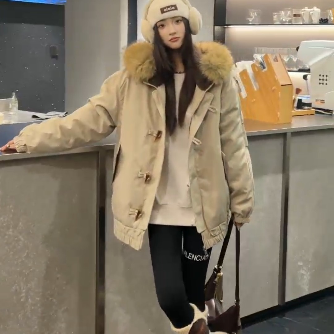 冬季新款牛角扣可拆卸大毛领棉服女秋冬设计感保暖加绒加厚外套