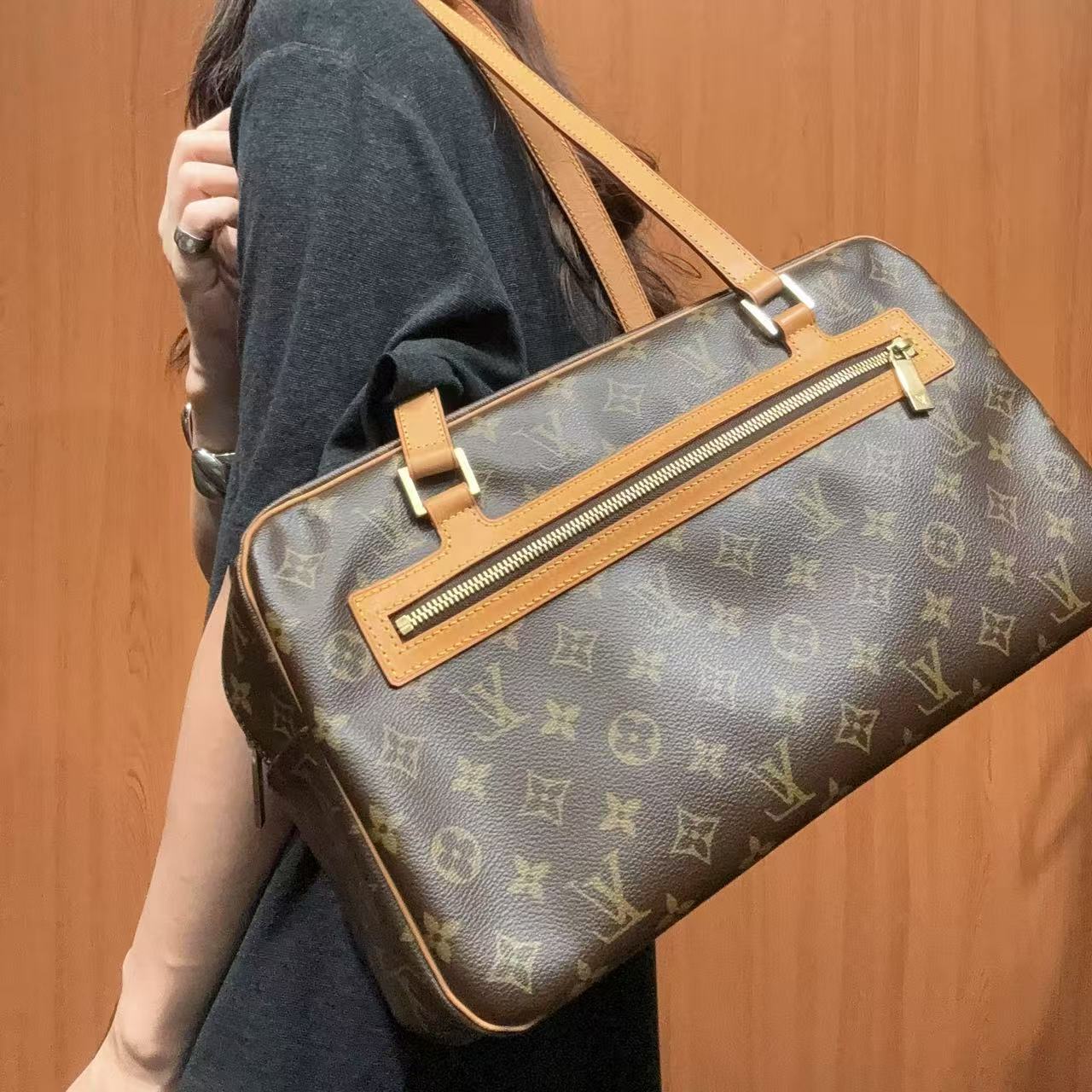 95新 LV 【蕾】97 0754 老花开口笑中号单肩包