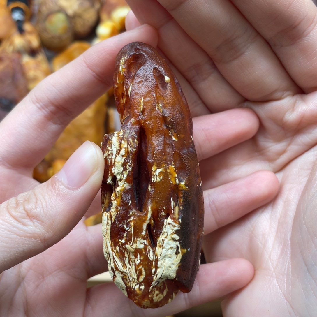 琥珀珠宝奇石未镶嵌