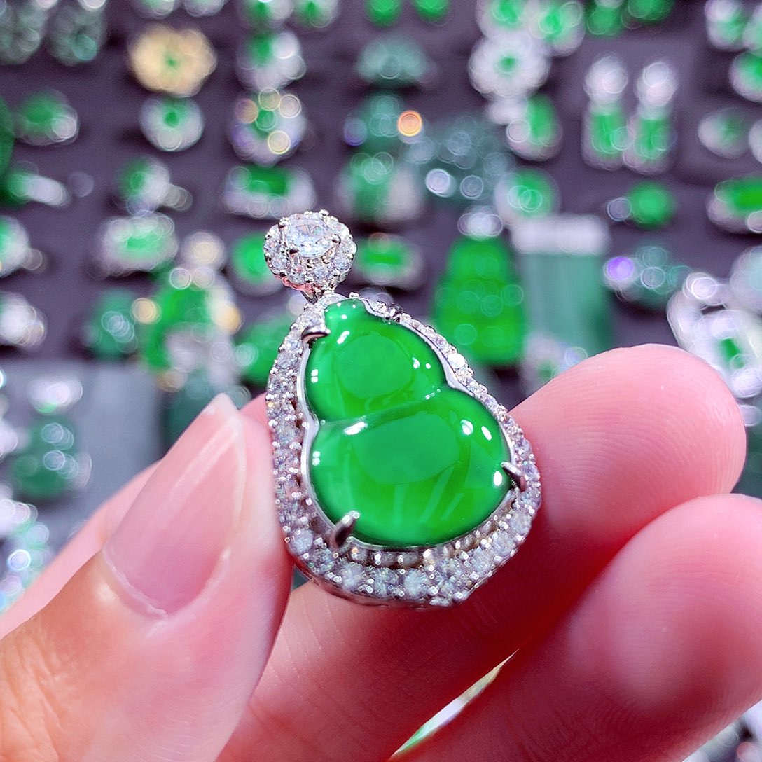 翡翠未镶嵌颈饰天然