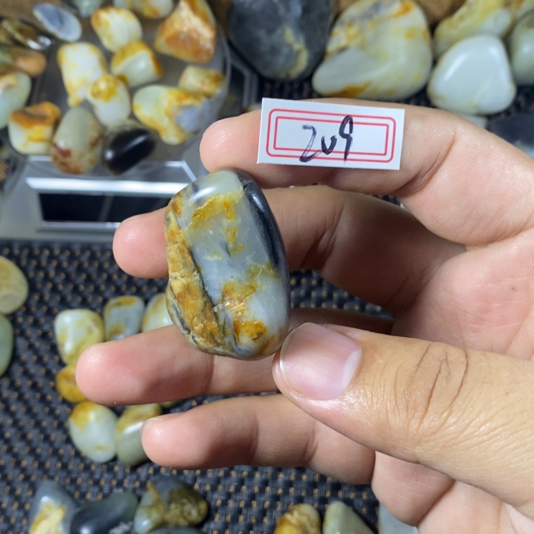 和田玉（糖玉）未镶嵌挂件