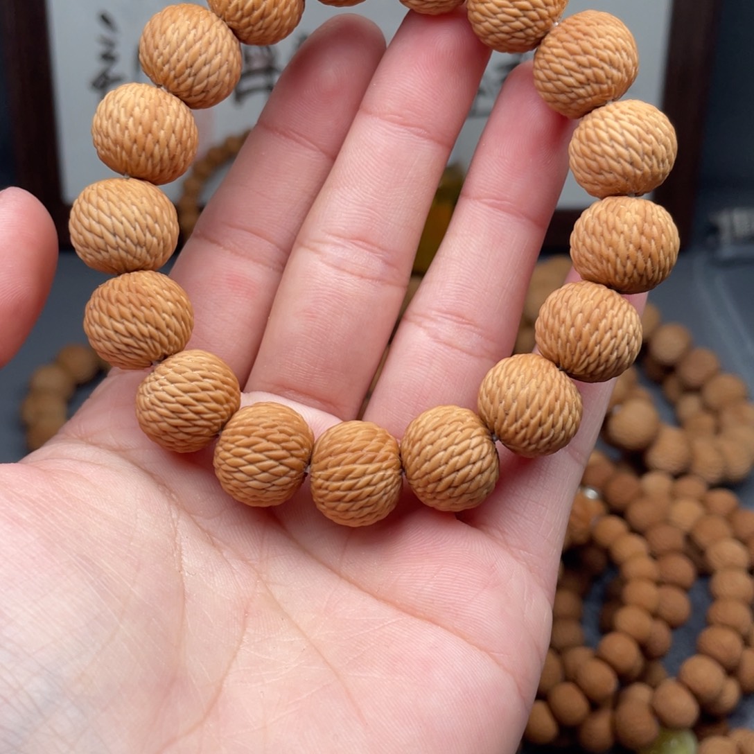 潇***哥猴头核桃手串龙鳞