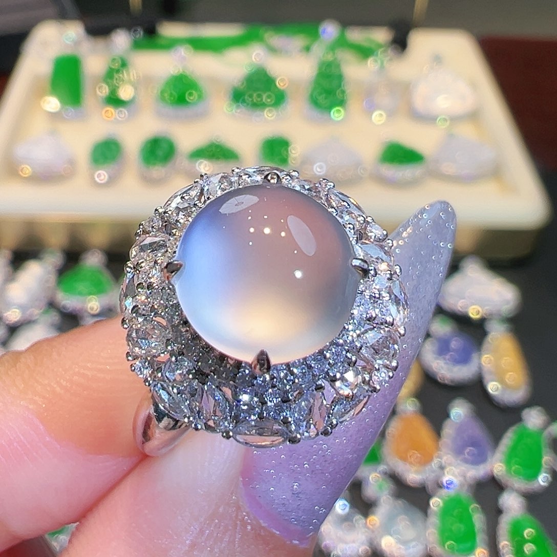 翡翠戒指18K金镶嵌翡翠