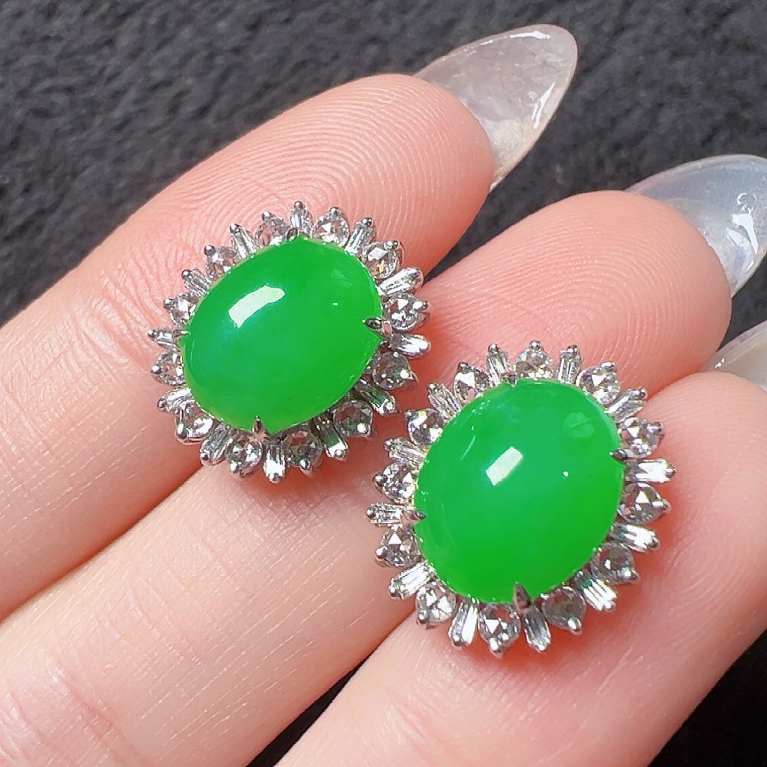 翡翠耳饰18K金镶嵌签收后24小时鉴赏期，过时不退