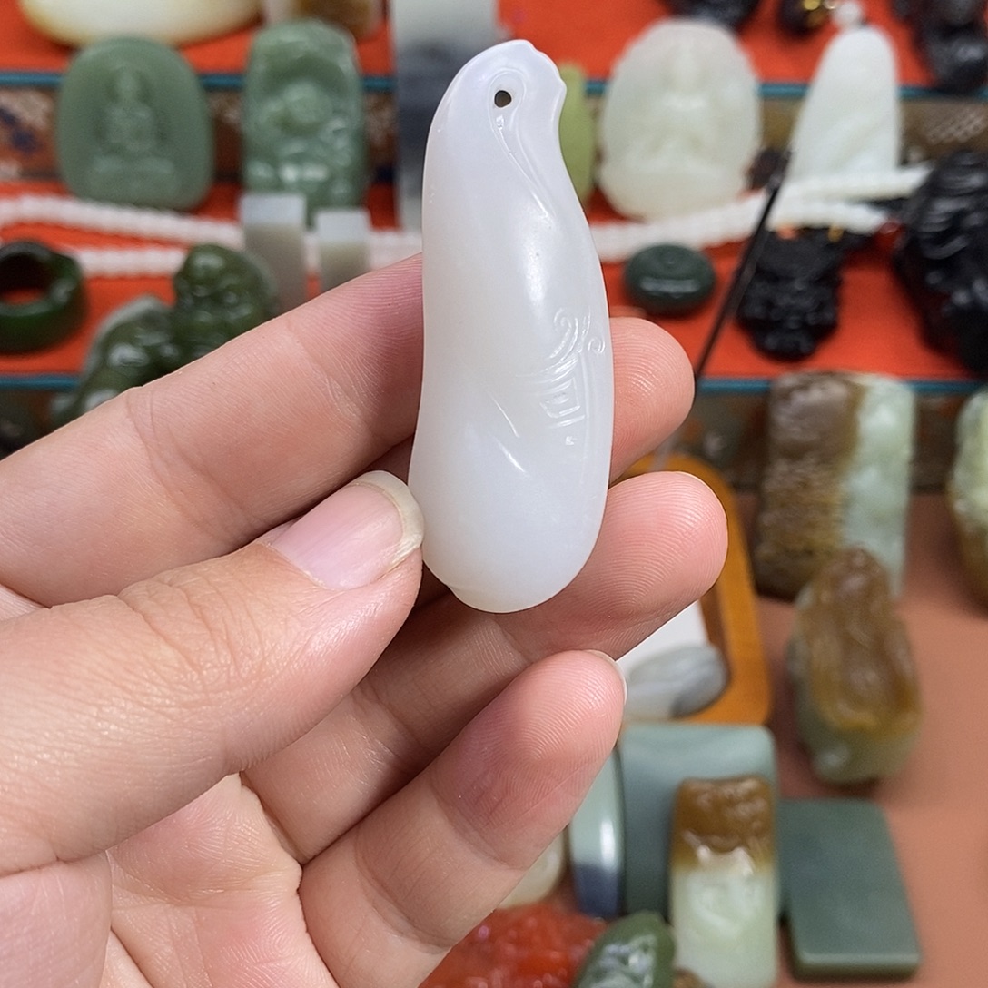 和田玉未镶嵌颈饰