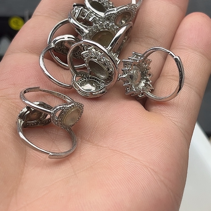 西***西吊坠(赠链)未镶嵌水晶
