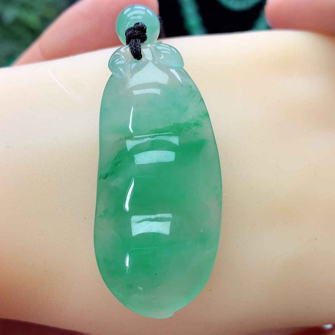 石英质玉颈饰未镶嵌