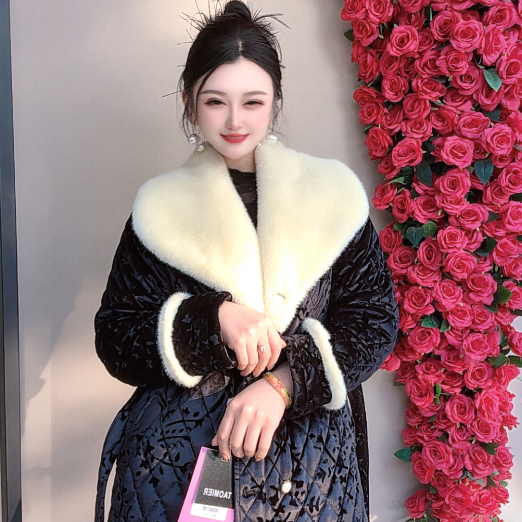 250126桃觅儿纯色提花大毛领腰带修身气质显瘦三层夹棉加厚家居服