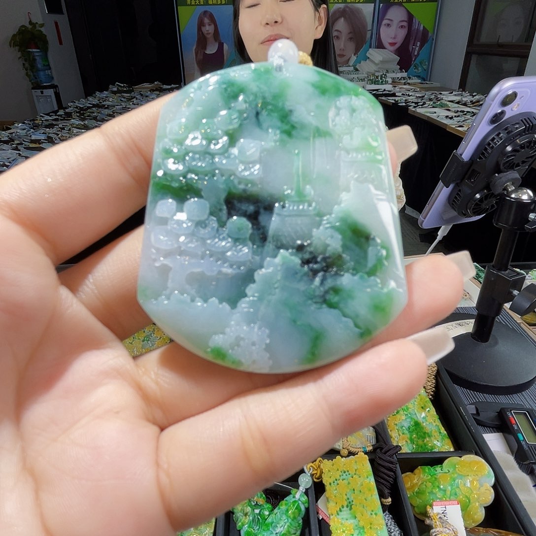 颈饰未镶嵌翡翠一