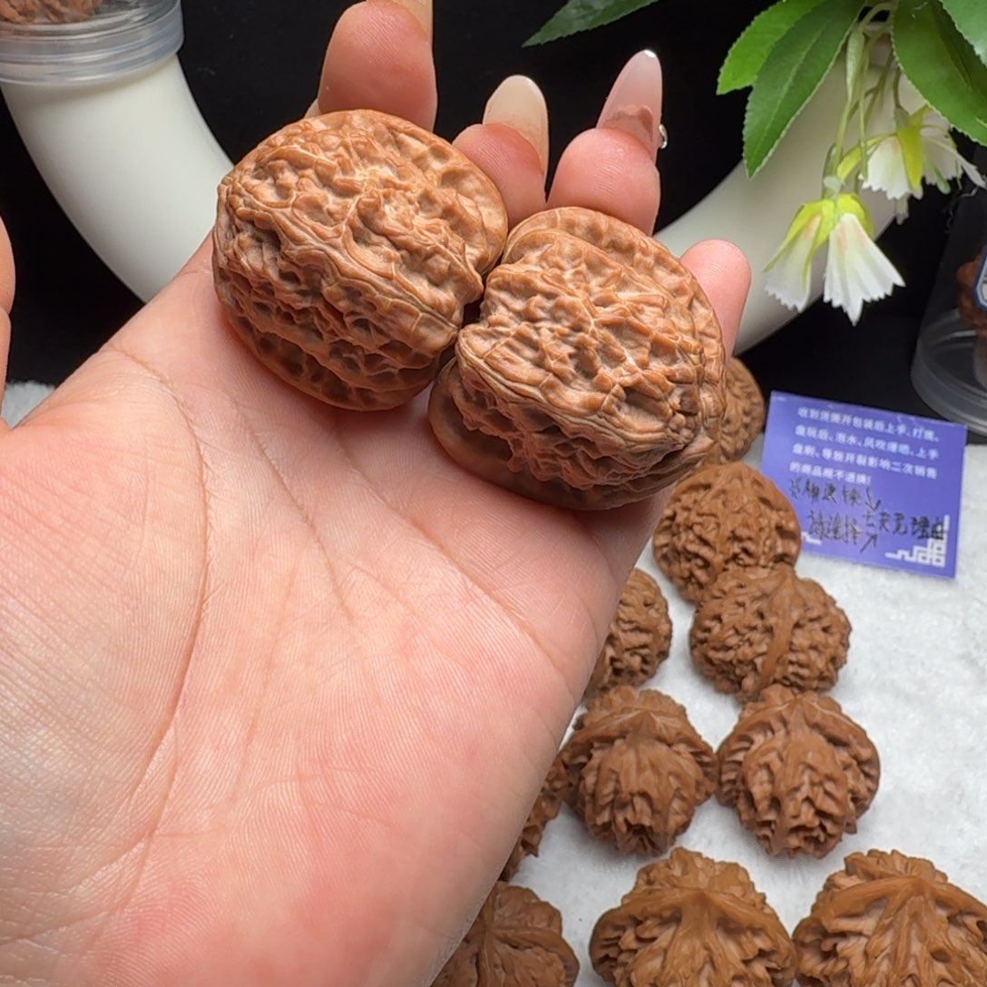 淼***淼把件文玩核桃38三角白