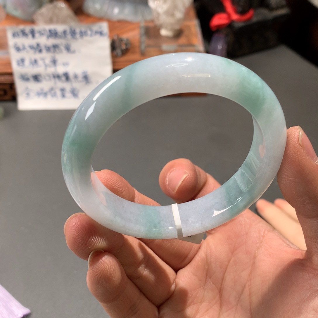 翡翠手镯未镶嵌56.9圈口
